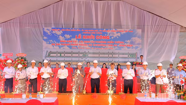Khởi công xây dựng khu tái định cư đường Dự án đường Tân An-Bình Hiệp vào ngày 24/9/2026. (Ảnh: THANH PHONG)