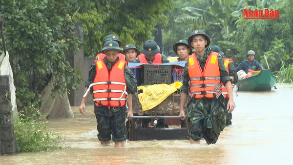[Video] Bắc Ninh di dời 131 nhân khẩu, huy động 800 lượt người ứng phó bão số 4 tại xã Kép