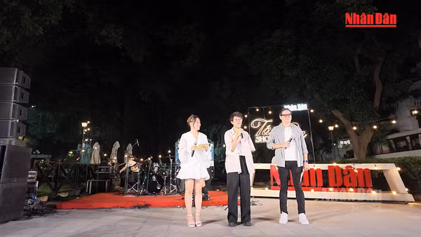 [Video] Ấn tượng Tán Đa Show số 2 với gần 2.000 khán giả