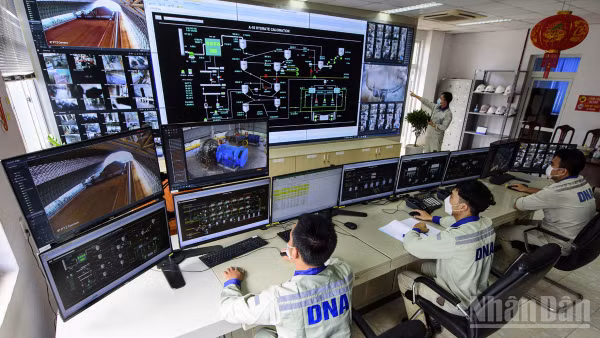 Công ty Nhôm Đắk Nông - TKV luôn chú trọng xây dựng đội ngũ kỹ thuật có trình độ cao, từng bước làm chủ công nghệ sản xuất alumin. 