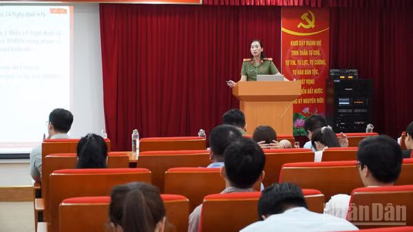 Cán bộ, nhân viên Trung tâm Phục vụ hành chính công thành phố Hà Nội và các đơn vị trực thuộc được trang bị kiến thức, kỹ năng về bảo đảm bí mật nhà nước và an ninh mạng.