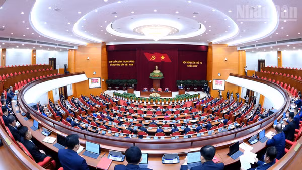 Phiên khai mạc Hội nghị lần thứ tư Ban Chấp hành Trung ương Đảng Cộng sản Việt Nam khóa XIV. (Ảnh: ĐĂNG KHOA)