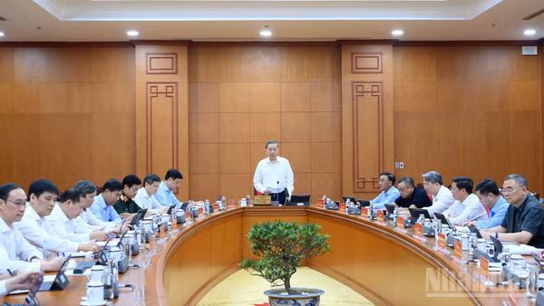 Tổng Bí thư, Chủ tịch nước Tô Lâm chủ trì phiên họp Thường trực Ban Chỉ đạo Trung ương về tổng kết thực tiễn và nghiên cứu sửa đổi, bổ sung Điều lệ Đảng. (Ảnh: ĐĂNG KHOA)