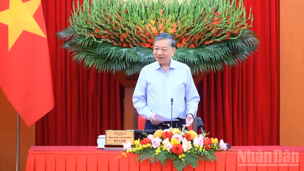 Tổng Bí thư, Chủ tịch nước Tô Lâm chủ trì phiên họp thứ hai của Ban Chỉ đạo Tổng kết 100 năm Đảng lãnh đạo cách mạng Việt Nam, định hướng lãnh đạo phát triển đất nước trong 100 năm tiếp theo và Tổng kết 40 năm thực hiện Cương lĩnh xây dựng đất nước trong thời kỳ quá độ lên chủ nghĩa xã hội. (Ảnh: ĐĂNG KHOA)