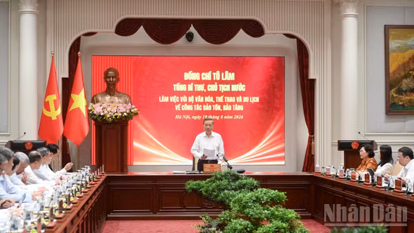 Tổng Bí thư, Chủ tịch nước Tô Lâm phát biểu chỉ đạo tại cuộc làm việc với Bộ Văn hóa, Thể thao và Du lịch về công tác bảo tồn, bảo tàng. (Ảnh: ĐĂNG KHOA)
