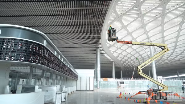 Thi công bên trong nhà ga hành khách sân bay Long Thành.
