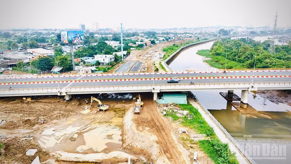 Để tái thiết hành lang sông Đồng Nai, thành phố Đồng Nai đang đẩy nhanh tiến độ các dự án đường ven sông.