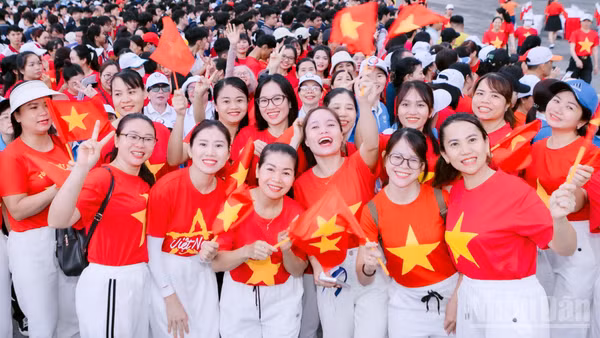 Người dân ở thành phố Đồng Nai hào hứng tham gia chương trình.