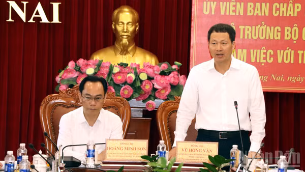Bí thư Thành ủy Đồng Nai Vũ Hồng Văn khẳng định dứt khoát Đồng Nai phải hình thành bằng được đô thị đại học. (Ảnh: THIÊN VƯƠNG)