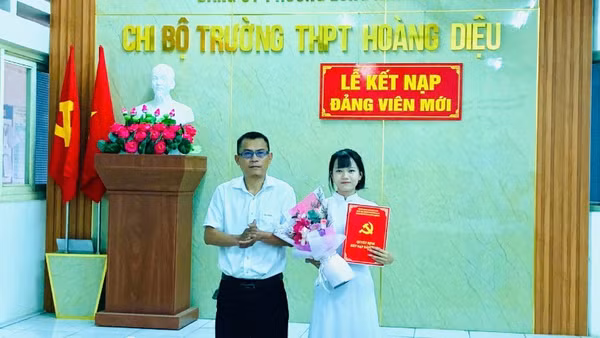 Chi bộ Trường trung học phổ thông Hoàng Diệu thực hiện tốt công tác phát triển Đảng là học sinh những năm qua tại Đồng Nai.
