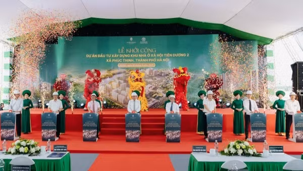 Các đại biểu khởi công dự án nhà ở xã hội Evergreen Premium. (Ảnh: Văn Cường)