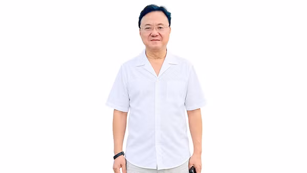 Nhà thơ Hồng Thanh Quang.