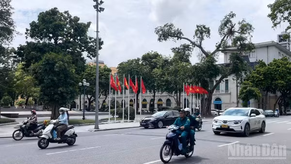 Dự báo khu vực Hà Nội có mây, ngày nắng, đêm có mưa vừa, cục bộ có nơi mưa to và rải rác có dông. (Ảnh minh họa: Đ.T)