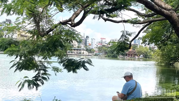 Dự báo khu vực Hà Nội ngày nắng, chiều tối và đêm có mưa rào và dông vài nơi. (Ảnh minh họa: Đ.T)