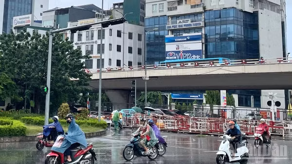 Dự báo khu vực Hà Nội có mưa rào và rải rác có dông, cục bộ có nơi mưa to. (Ảnh minh họa: Đ.T)