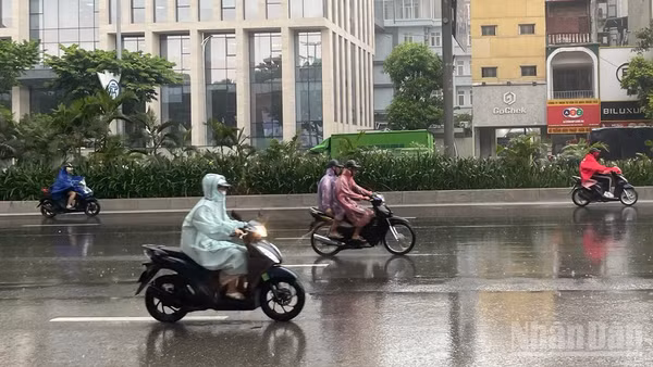 Khu vực Hà Nội sáng có mưa, mưa vừa và rải rác có dông. (Ảnh minh họa: Đ.T)