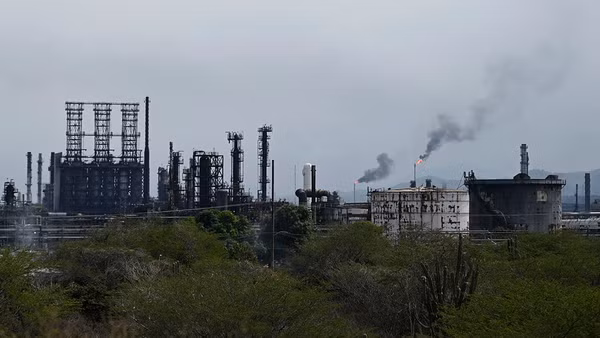 Tổ hợp công nghiệp hóa dầu tại bang Anzoategui, Venezuela. (Ảnh: THX/TTXVN phát)