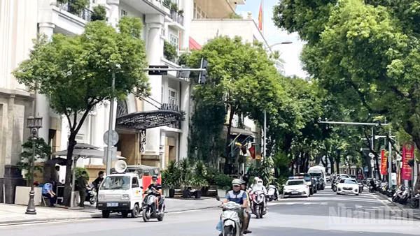 Dự báo khu vực Hà Nội ngày nắng nóng; chiều tối và đêm có mưa rào và dông vài nơi. (Ảnh minh họa: Đ.T)