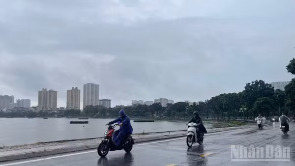 Dự báo khu vực Hà Nội có mưa vừa, mưa to và dông. (Ảnh minh họa: Đ.T)
