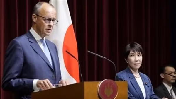 Thủ tướng Nhật Bản Sanae Takaichi và Thủ tướng Đức Friedrich Merz tại cuộc họp báo chung ở Tokyo, Nhật Bản ngày 28/10/2026. (Ảnh: Kyodo/TTXVN phát)