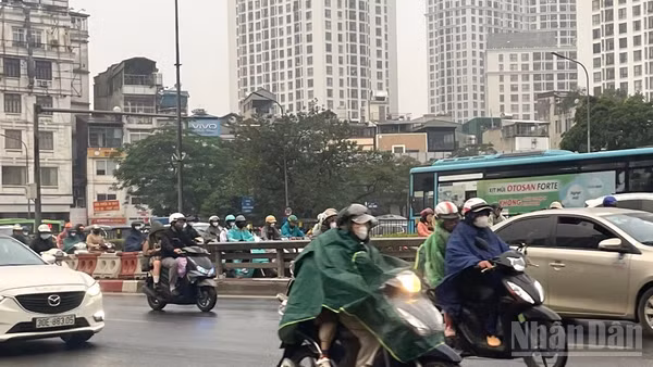 Khu vực Hà Nội có mưa, mưa rào và rải rác có dông, cục bộ có nơi mưa to. (Ảnh minh họa: Đ.T)
