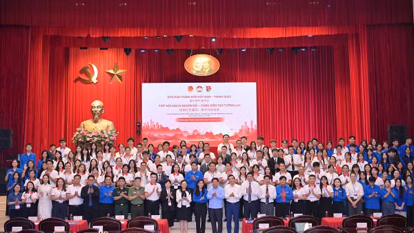 Đại biểu Diễn đàn Thanh niên Việt Nam-Trung Quốc năm 2026 tại Học viện Chính trị quốc gia Hồ Chí Minh. (Ảnh: LINH PHAN)