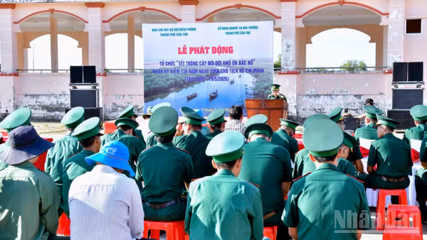 Quang cảnh buổi lễ phát động.