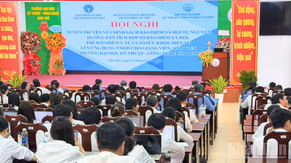 Quang cảnh hội nghị tuyên truyền. (Ảnh: VĂN ÚT) 