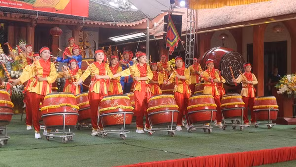Màn trống hội khai mạc Lễ hội truyền thống Đền thờ Nữ tướng Lê Chân năm 2026. (Ảnh: Nguyễn Chinh)