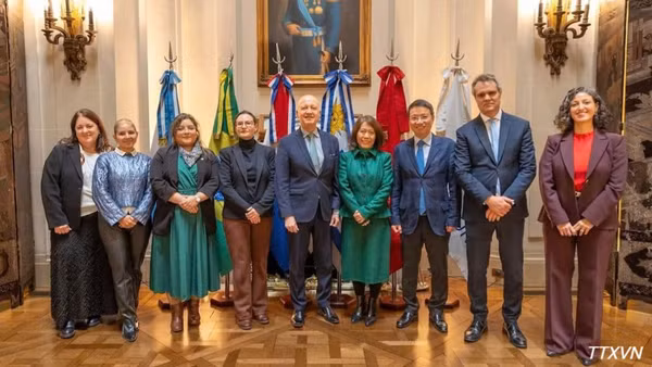 Các đại diện của Việt Nam, nước chủ nhà Argentina và các quốc gia thành viên MERCOSUR tại Phiên đàm phán lần thứ nhất PTA Việt Nam-MERCOSUR diễn ra từ ngày 24-28/8 tại Buenos Aires, Argentina. (Ảnh: TTXVN)