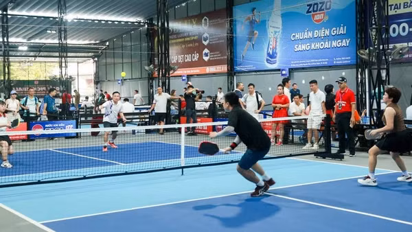 Pickleball thu hút sự tham gia của đông đảo người chơi tại tỉnh Thanh Hóa.
