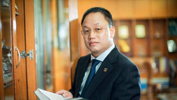 Ông Nguyễn Cảnh Hồng, Chủ tịch Câu lạc bộ Doanh nhân Sao Đỏ