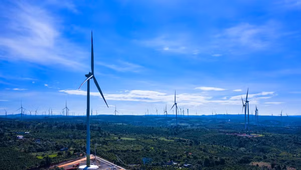 Nhà máy điện gió Đình Lập 5 có công suất thiết kế 100 MW, tổng vốn đầu tư 4.079,5 tỷ đồng, dự kiến vận hành từ quý IV/2028. 