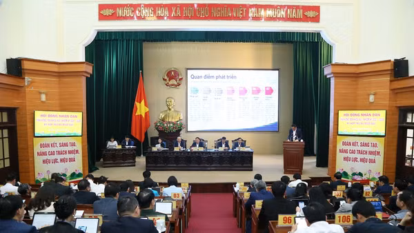HĐND tỉnh Hưng Yên khóa XVII, nhiệm kỳ 2021 - 2026 tổ chức Kỳ họp thứ 37.
