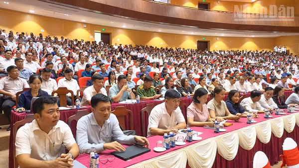 Cán bộ thuộc diện quy hoạch tham dự hội nghị. (Ảnh: BÁ DŨNG)