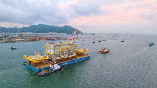 Các công trình được hạ thủy thành công, chuẩn bị bước vào hành trình ra biển, thực hiện công tác lắp đặt, đấu nối ngoài khơi Ba Lan.
