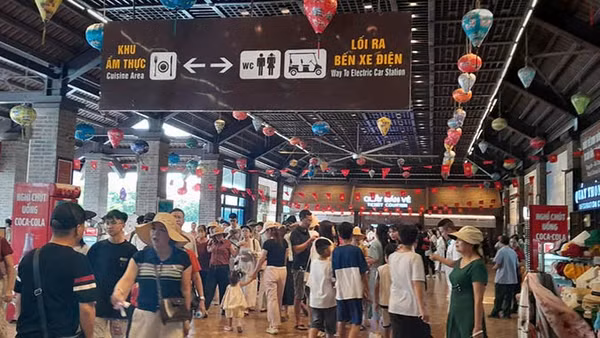 Các điểm du lịch tại tỉnh Ninh Bình đón hàng chục nghìn du khách trong kỳ nghỉ lễ. (Ảnh: Sở Du lịch Ninh Bình)