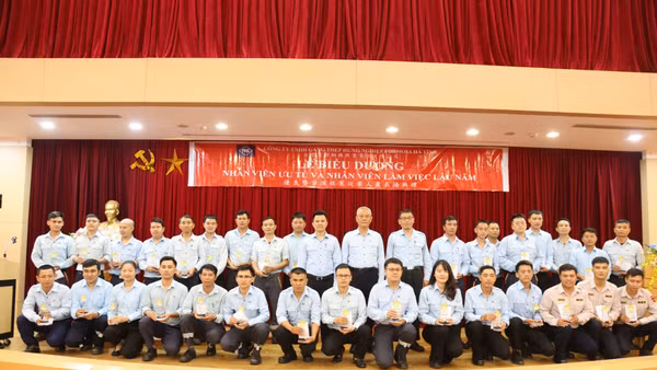 Bằng nhiều chính sách đãi ngộ, chăm lo đời sống thiết thực, Công ty TNHH Gang thép Hưng Nghiệp Formosa Hà Tĩnh (FHS) đã hiện thực hoá phương châm người lao động là tài sản quý giá nhất và là động lực cốt lõi cho sự phát triển bền vững.