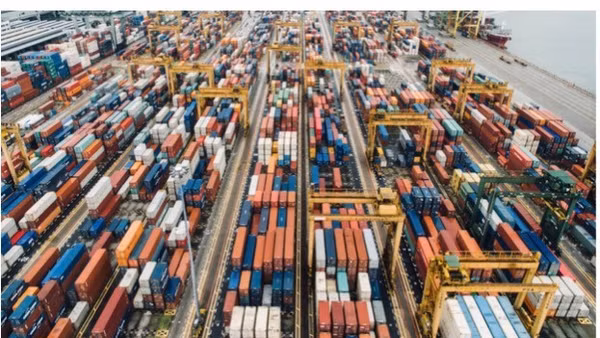 Hệ thống cảng biển, logistics và vận tải hàng hóa là những mắt xích quan trọng trong chuỗi cung ứng của các trung tâm sản xuất phía bắc. (Nguồn ảnh: Masterise)