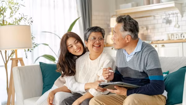 Nhiều người Việt hướng đến tuổi hưu trí độc lập và tự chủ hơn, thay vì phụ thuộc vào con cái như trước đây. Nhiều người Việt hướng đến tuổi hưu trí độc lập và tự chủ hơn, thay vì phụ thuộc vào con cái như trước đây. (Ảnh: HẰNG HÀ)