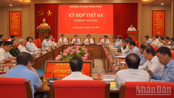 Quang cảnh kỳ họp thứ ba Hội đồng Lý luận Trung ương. (Ảnh: HẢI ĐĂNG)