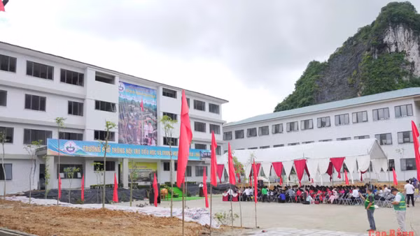 Vận hành thử nghiệm Trường Phổ thông nội trú Tiểu học và THCS Trà Lĩnh. 