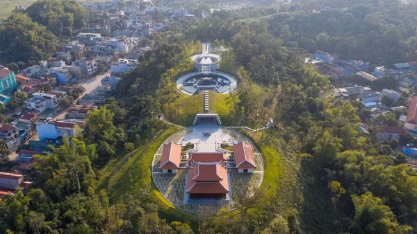 Toàn cảnh Đền thờ liệt sĩ tại chiến trường Điện Biên Phủ - Công trình đạt Giải đặc biệt Giải thưởng Quy hoạch đô thị quốc gia 2022-2023. Ảnh | NVCC