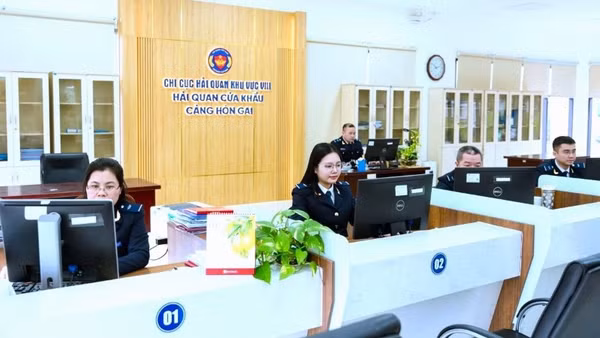Dù là ngành có nhiều đặc thù trong công tác quản lý, song cơ quan hải quan đang là đầu mối chủ trì rà soát toàn diện các văn bản quy phạm “xương sống” trình Bộ Tài chính trình Chính phủ ban hành nhằm loại bỏ tận gốc các điều kiện kinh doanh bất hợp lý. 