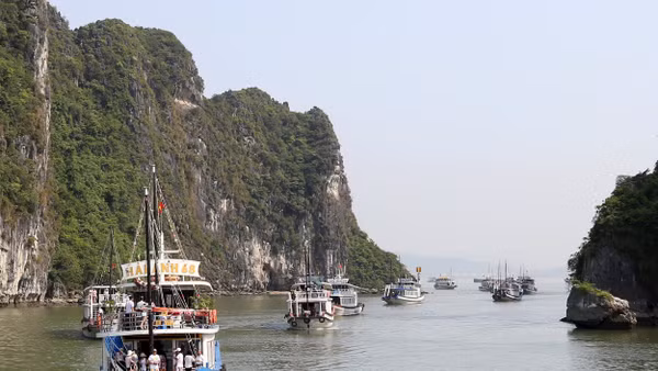 Du lịch Quảng Ninh cần những sản phẩm chất lượng để níu chân du khách lâu hơn. Ảnh: K.MINH
