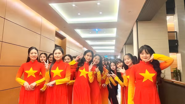 Giảng viên và sinh viên Khoa Nghệ thuật, Trường đại học Sư phạm Hà Nội tham gia Chương trình văn nghệ chào mừng “80 năm Ngày Tổng tuyển cử đầu tiên bầu Quốc hội Việt Nam”, tháng 1/2026.