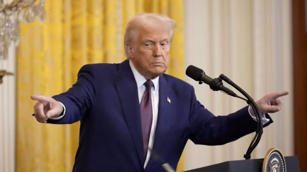 Ông Donald Trump đang phải đối diện khá nhiều áp lực.