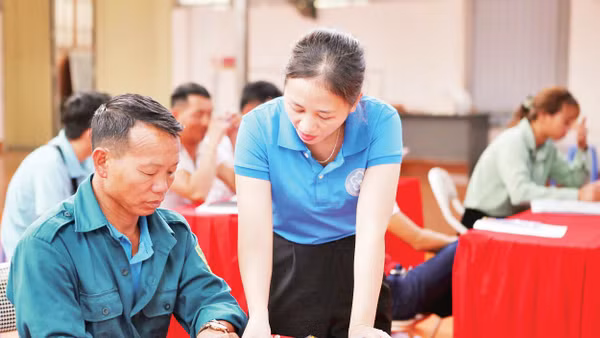 Hoạt động tuyên truyền người dân tham gia BHXH tự nguyện.