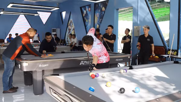 Giải Billiards và Snooker các câu lạc bộ tỉnh Điện Biên mở rộng thu hút đông đảo cơ thủ tham dự.
