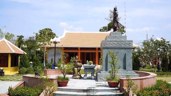 Đền thờ Nguyễn Hữu Cảnh - nơi lưu dấu người đi mở cõi. (Ảnh: HÀ ANH CHIẾN)